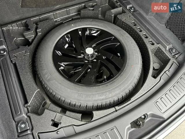 Белый Ленд Ровер Discovery Sport, объемом двигателя 1.5 л и пробегом 18 тыс. км за 65900 $, фото 34 на Automoto.ua