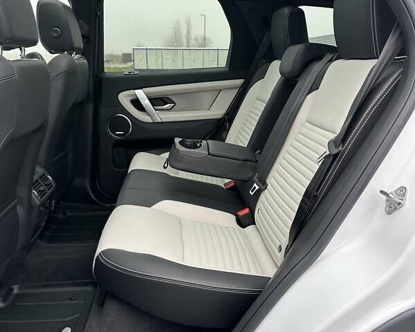 Белый Ленд Ровер Discovery Sport, объемом двигателя 1.5 л и пробегом 18 тыс. км за 65900 $, фото 21 на Automoto.ua