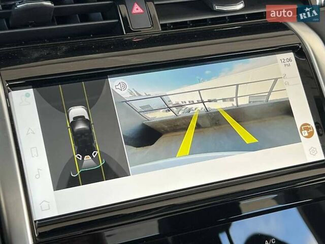 Белый Ленд Ровер Discovery Sport, объемом двигателя 2 л и пробегом 18 тыс. км за 42500 $, фото 32 на Automoto.ua