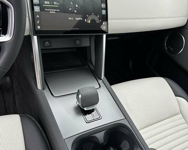 Белый Ленд Ровер Discovery Sport, объемом двигателя 1.5 л и пробегом 18 тыс. км за 65900 $, фото 18 на Automoto.ua