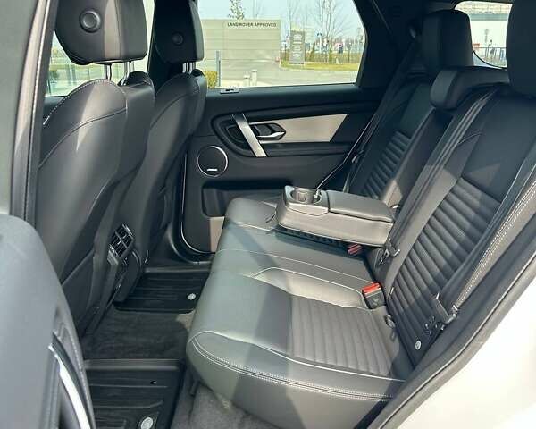 Белый Ленд Ровер Discovery Sport, объемом двигателя 2 л и пробегом 5 тыс. км за 66566 $, фото 23 на Automoto.ua