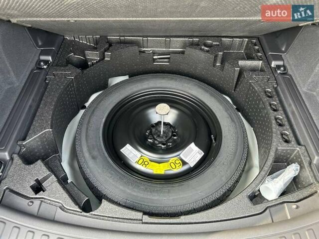 Белый Ленд Ровер Discovery Sport, объемом двигателя 2 л и пробегом 5 тыс. км за 66566 $, фото 30 на Automoto.ua