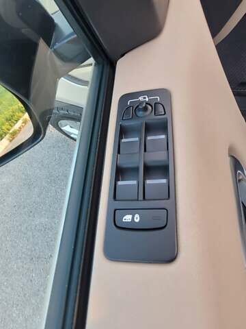 Бежевый Ленд Ровер Discovery Sport, объемом двигателя 2 л и пробегом 117 тыс. км за 19500 $, фото 23 на Automoto.ua