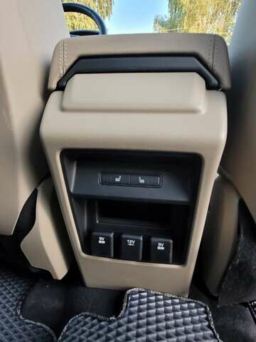 Бежевый Ленд Ровер Discovery Sport, объемом двигателя 2 л и пробегом 117 тыс. км за 19500 $, фото 49 на Automoto.ua