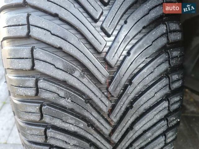 Чорний Ленд Ровер Discovery Sport, об'ємом двигуна 2 л та пробігом 130 тис. км за 17999 $, фото 29 на Automoto.ua