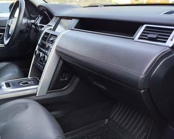 Чорний Ленд Ровер Discovery Sport, об'ємом двигуна 2 л та пробігом 122 тис. км за 16950 $, фото 30 на Automoto.ua