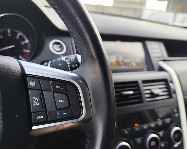Чорний Ленд Ровер Discovery Sport, об'ємом двигуна 2 л та пробігом 122 тис. км за 16950 $, фото 40 на Automoto.ua