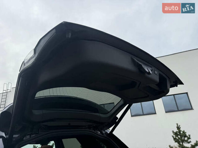 Черный Ленд Ровер Discovery Sport, объемом двигателя 2 л и пробегом 130 тыс. км за 18700 $, фото 53 на Automoto.ua