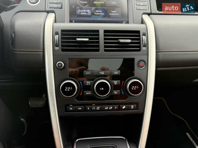 Черный Ленд Ровер Discovery Sport, объемом двигателя 2 л и пробегом 130 тыс. км за 18500 $, фото 78 на Automoto.ua