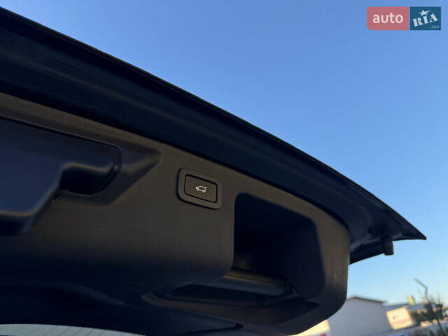 Черный Ленд Ровер Discovery Sport, объемом двигателя 2 л и пробегом 128 тыс. км за 19500 $, фото 76 на Automoto.ua