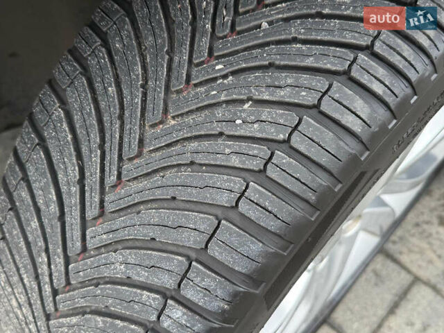 Черный Ленд Ровер Discovery Sport, объемом двигателя 2 л и пробегом 130 тыс. км за 18700 $, фото 15 на Automoto.ua