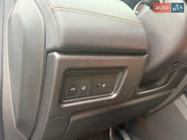 Черный Ленд Ровер Discovery Sport, объемом двигателя 2 л и пробегом 130 тыс. км за 18700 $, фото 35 на Automoto.ua