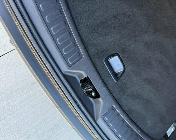 Черный Ленд Ровер Discovery Sport, объемом двигателя 2 л и пробегом 128 тыс. км за 19500 $, фото 70 на Automoto.ua