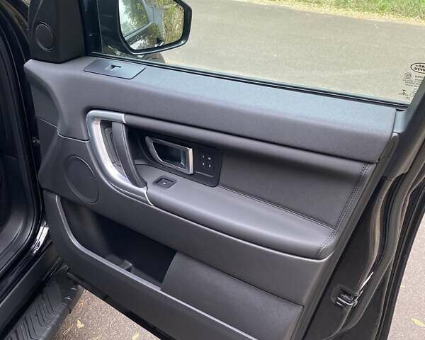 Чорний Ленд Ровер Discovery Sport, об'ємом двигуна 2 л та пробігом 71 тис. км за 21900 $, фото 66 на Automoto.ua