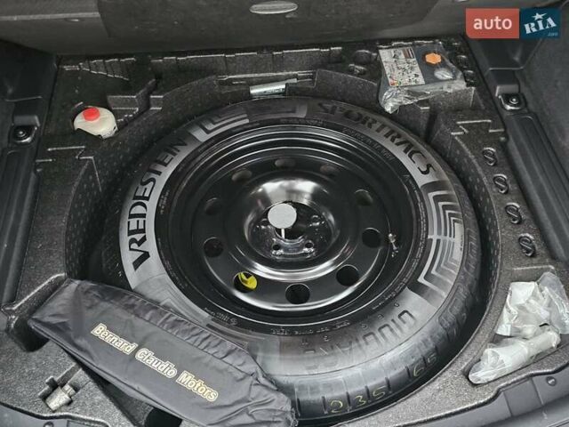 Черный Ленд Ровер Discovery Sport, объемом двигателя 2 л и пробегом 214 тыс. км за 18999 $, фото 50 на Automoto.ua
