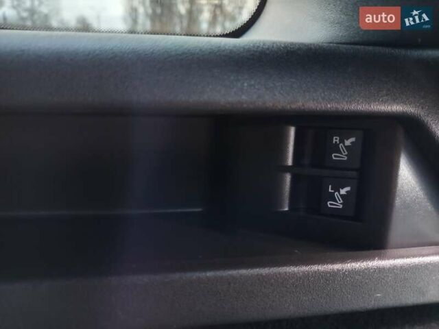 Черный Ленд Ровер Discovery Sport, объемом двигателя 2 л и пробегом 140 тыс. км за 15800 $, фото 57 на Automoto.ua