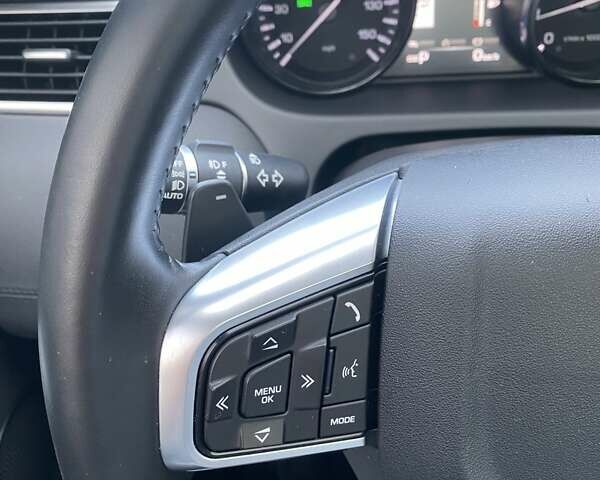 Чорний Ленд Ровер Discovery Sport, об'ємом двигуна 2 л та пробігом 71 тис. км за 21900 $, фото 25 на Automoto.ua