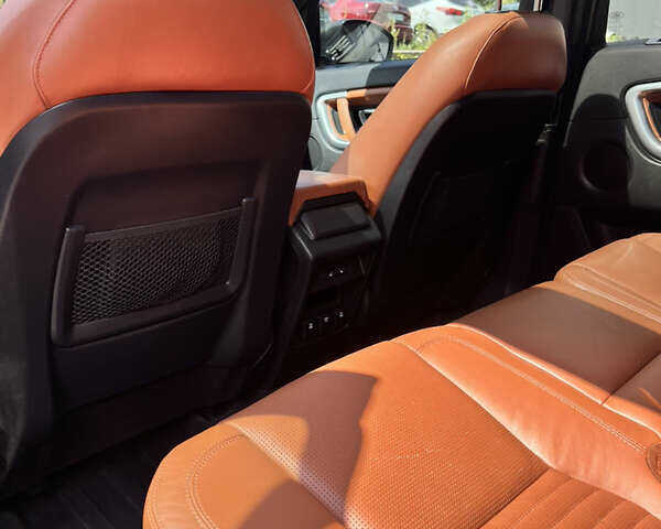 Черный Ленд Ровер Discovery Sport, объемом двигателя 2 л и пробегом 145 тыс. км за 22000 $, фото 4 на Automoto.ua