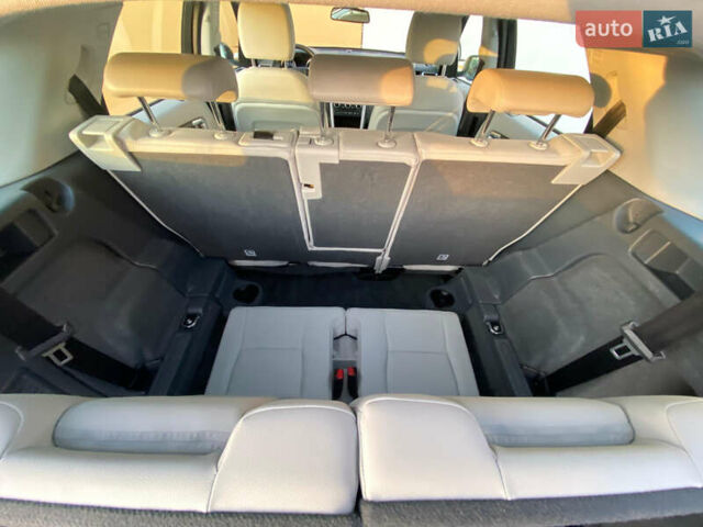 Черный Ленд Ровер Discovery Sport, объемом двигателя 2.2 л и пробегом 220 тыс. км за 17700 $, фото 26 на Automoto.ua