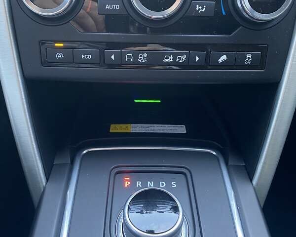 Чорний Ленд Ровер Discovery Sport, об'ємом двигуна 2 л та пробігом 71 тис. км за 21900 $, фото 12 на Automoto.ua