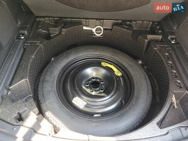 Чорний Ленд Ровер Discovery Sport, об'ємом двигуна 2 л та пробігом 108 тис. км за 16500 $, фото 16 на Automoto.ua