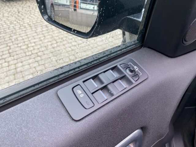 Черный Ленд Ровер Discovery Sport, объемом двигателя 2 л и пробегом 206 тыс. км за 19300 $, фото 12 на Automoto.ua