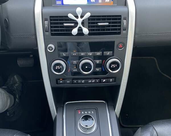 Чорний Ленд Ровер Discovery Sport, об'ємом двигуна 2 л та пробігом 71 тис. км за 21900 $, фото 24 на Automoto.ua