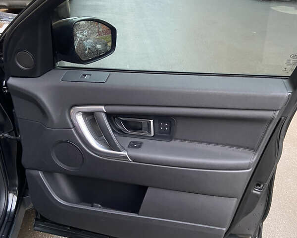 Черный Ленд Ровер Discovery Sport, объемом двигателя 2 л и пробегом 200 тыс. км за 16850 $, фото 18 на Automoto.ua