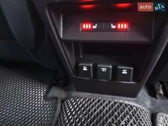 Черный Ленд Ровер Discovery Sport, объемом двигателя 2 л и пробегом 140 тыс. км за 15800 $, фото 52 на Automoto.ua