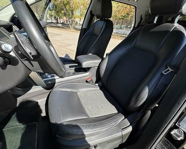 Черный Ленд Ровер Discovery Sport, объемом двигателя 2 л и пробегом 125 тыс. км за 20000 $, фото 3 на Automoto.ua