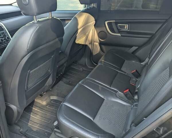 Черный Ленд Ровер Discovery Sport, объемом двигателя 2 л и пробегом 71 тыс. км за 20500 $, фото 2 на Automoto.ua