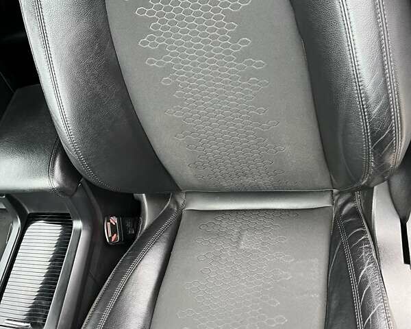 Черный Ленд Ровер Discovery Sport, объемом двигателя 2 л и пробегом 199 тыс. км за 16500 $, фото 18 на Automoto.ua