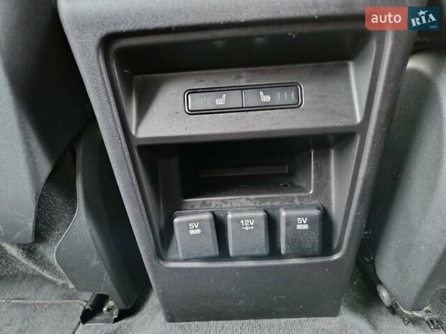 Чорний Ленд Ровер Discovery Sport, об'ємом двигуна 2 л та пробігом 162 тис. км за 12500 $, фото 19 на Automoto.ua