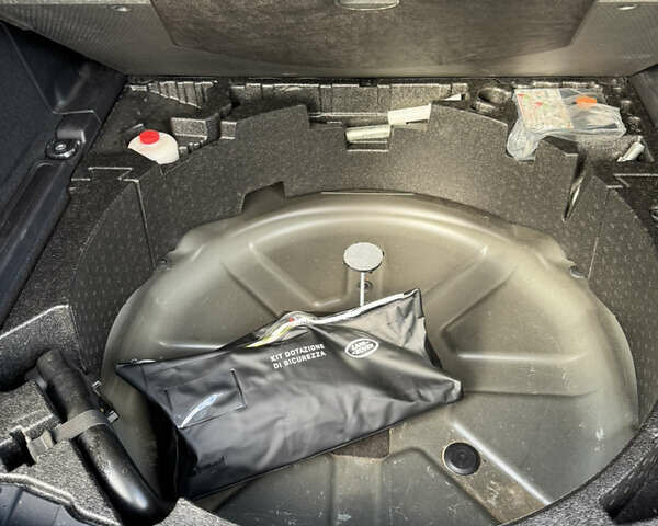 Чорний Ленд Ровер Discovery Sport, об'ємом двигуна 2 л та пробігом 178 тис. км за 19200 $, фото 44 на Automoto.ua