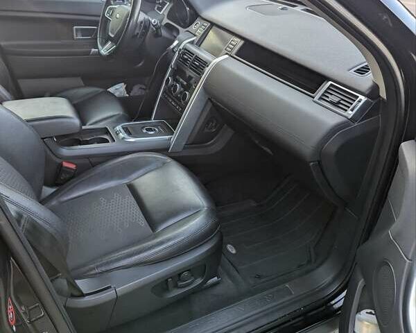 Черный Ленд Ровер Discovery Sport, объемом двигателя 2 л и пробегом 71 тыс. км за 20500 $, фото 10 на Automoto.ua