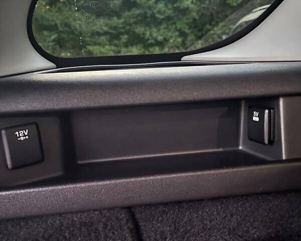 Черный Ленд Ровер Discovery Sport, объемом двигателя 2 л и пробегом 145 тыс. км за 22500 $, фото 34 на Automoto.ua