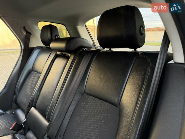 Черный Ленд Ровер Discovery Sport, объемом двигателя 2 л и пробегом 119 тыс. км за 18950 $, фото 32 на Automoto.ua