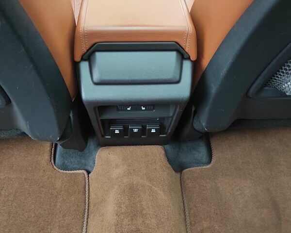 Чорний Ленд Ровер Discovery Sport, об'ємом двигуна 2 л та пробігом 153 тис. км за 18520 $, фото 23 на Automoto.ua