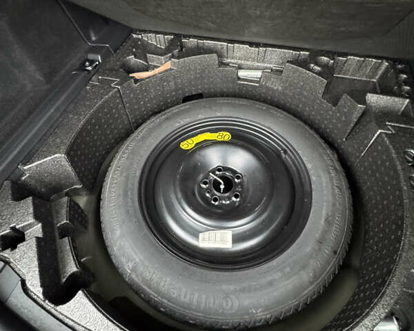 Черный Ленд Ровер Discovery Sport, объемом двигателя 2 л и пробегом 229 тыс. км за 16500 $, фото 27 на Automoto.ua