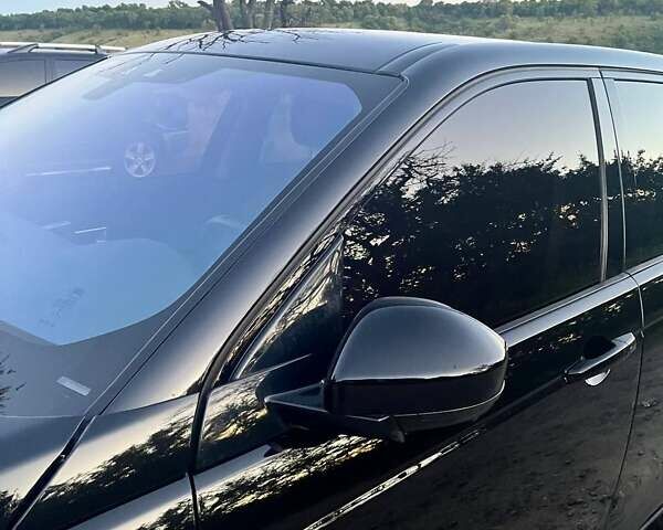 Черный Ленд Ровер Discovery Sport, объемом двигателя 2 л и пробегом 145 тыс. км за 22500 $, фото 26 на Automoto.ua