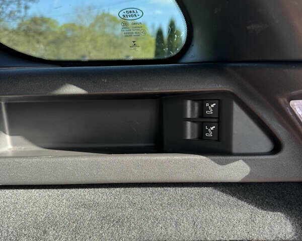 Чорний Ленд Ровер Discovery Sport, об'ємом двигуна 2 л та пробігом 178 тис. км за 19200 $, фото 45 на Automoto.ua