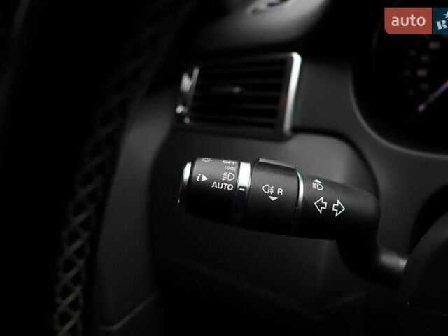 Черный Ленд Ровер Discovery Sport, объемом двигателя 2 л и пробегом 92 тыс. км за 20900 $, фото 22 на Automoto.ua