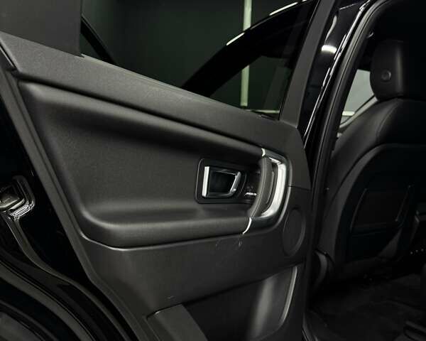 Черный Ленд Ровер Discovery Sport, объемом двигателя 2 л и пробегом 72 тыс. км за 17999 $, фото 26 на Automoto.ua