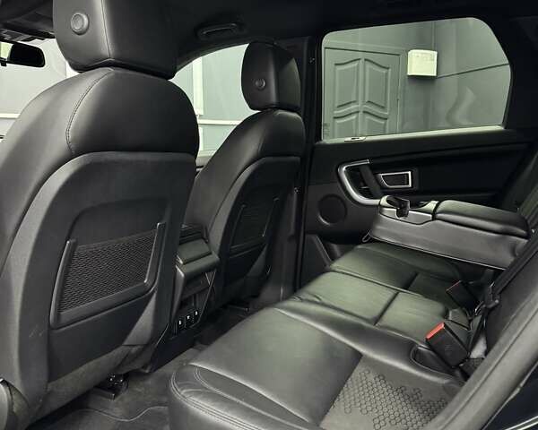 Черный Ленд Ровер Discovery Sport, объемом двигателя 2 л и пробегом 72 тыс. км за 17999 $, фото 25 на Automoto.ua