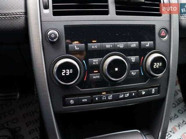 Черный Ленд Ровер Discovery Sport, объемом двигателя 2 л и пробегом 92 тыс. км за 20900 $, фото 30 на Automoto.ua