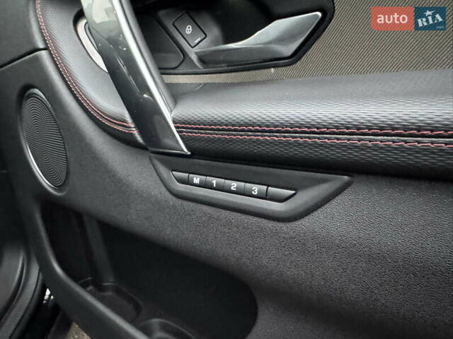 Черный Ленд Ровер Discovery Sport, объемом двигателя 2 л и пробегом 65 тыс. км за 26999 $, фото 15 на Automoto.ua