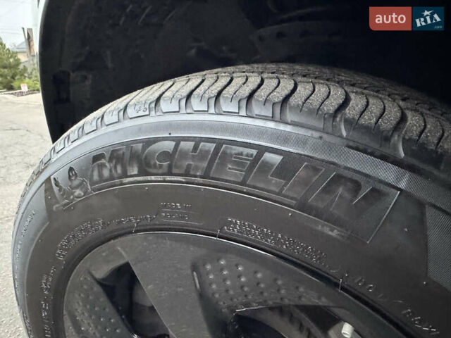 Черный Ленд Ровер Discovery Sport, объемом двигателя 2 л и пробегом 65 тыс. км за 26999 $, фото 26 на Automoto.ua