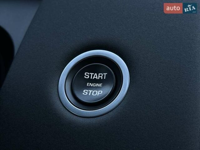 Черный Ленд Ровер Discovery Sport, объемом двигателя 2 л и пробегом 156 тыс. км за 20799 $, фото 27 на Automoto.ua