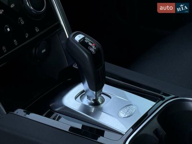 Черный Ленд Ровер Discovery Sport, объемом двигателя 2 л и пробегом 156 тыс. км за 20799 $, фото 45 на Automoto.ua