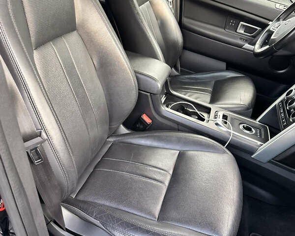 Черный Ленд Ровер Discovery Sport, объемом двигателя 2 л и пробегом 110 тыс. км за 21900 $, фото 22 на Automoto.ua